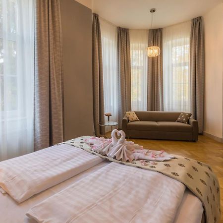Wellness & Spa Hotel Villa Regenhart Есеник Экстерьер фото