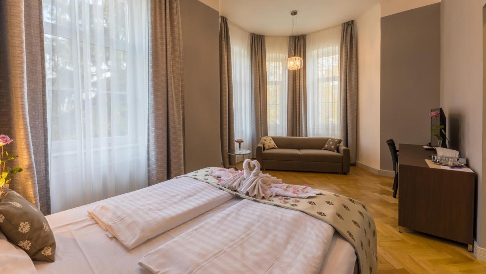 Wellness & Spa Hotel Villa Regenhart Есеник Экстерьер фото