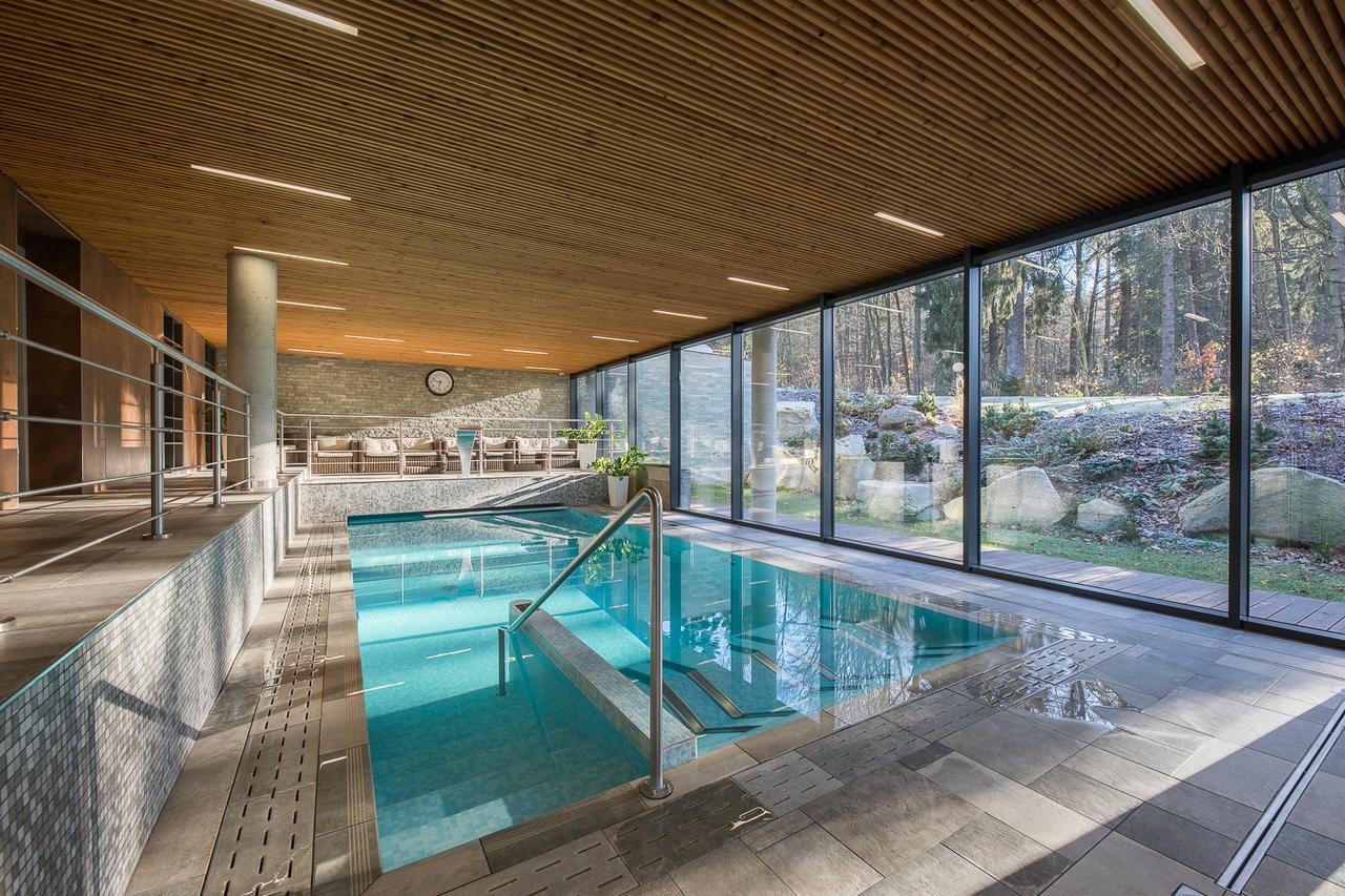 Wellness & Spa Hotel Villa Regenhart Есеник Экстерьер фото