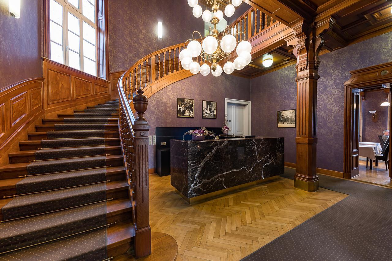 Wellness & Spa Hotel Villa Regenhart Есеник Экстерьер фото